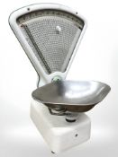 A set of Avery enamelled grocer's scales,
