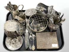 A group of silver plated items (Q)