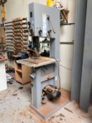 An Axminster vertical saw, model AT332tB, height 187 cm, width 57 cm,