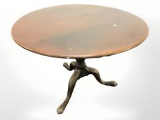 A mahogany tripod table in the Georgian style, diameter 100 cm.