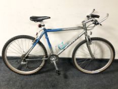 A Carrera Integer bike, frame 20