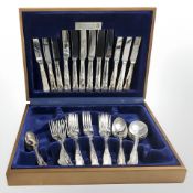 A canteen of Towle Sheffield EPNS cutlery.