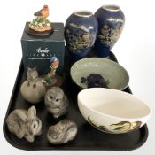 A pair of Carlton Ware chinoiserie vases, Border Fine Arts figure of a robin,