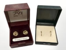 Two pairs of 9ct yellow gold earrings. CONDITION REPORT: 1.3g.