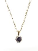 A 9ct yellow gold necklace with cluster pendant, length 53 cm.