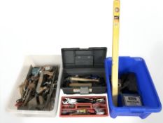 A group of carpentry tools, bench vice, boxed pyrograph, plastic toolbox and contents, spirit level,