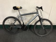 A gent's mountain bike.