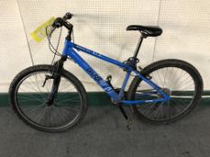 A Phaze gent's mountain bike.