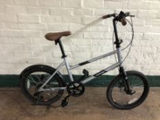 A Challenge Urban Camper city bike.