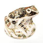 A Royal Crown Derby Old Imari Frog paperweight, no.