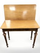 A Victorian mahogany tea table, width 89 cm.