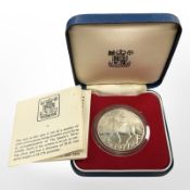 A Queen Elizabeth II 1977 Jubilee 0.925 silver crown, 28.27g, cased.