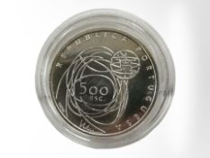 A Portuguese 500 Escudos proof issue 2001 0.925 silver coin, 14g.