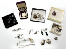 A group of jewellery to include Silver jubilee coin on chain,