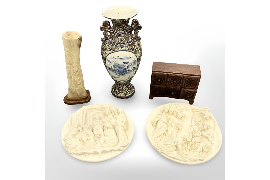 A Japanese early 20th century twin handled vase,