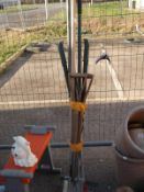 A Good lot of quality garden tools
