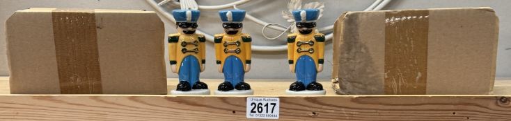 3 Wade toy soldiers (With 2 plain boxes)