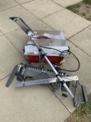 A wet tile cutting machine