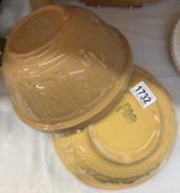 A vintage TG Green & A Mason & Cash mixing bowls
