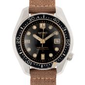 A RARE GENTLEMAN'S SIZE STAINLESS STEEL SEIKO PROFESSIONAL 300M 