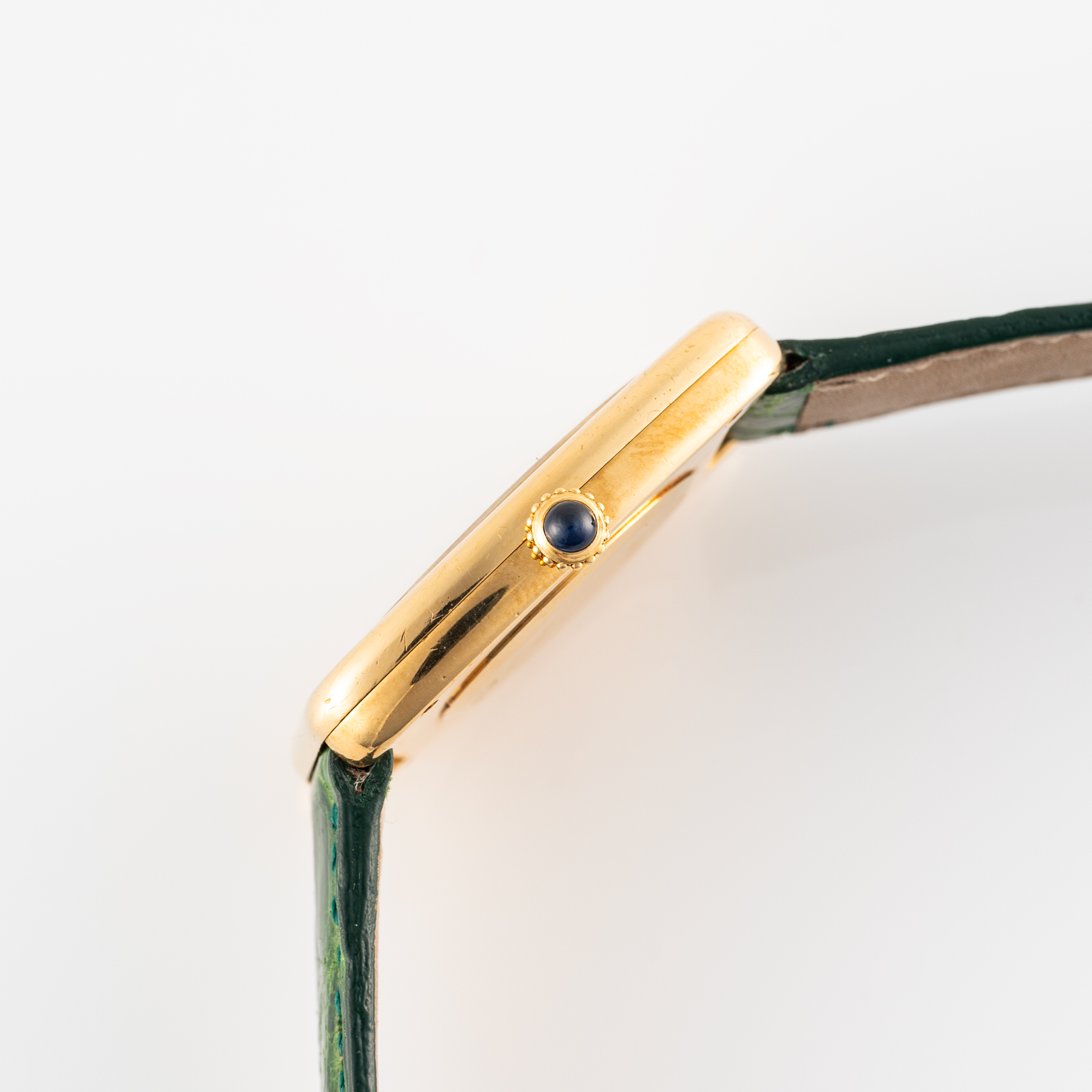 A VERY RARE GENTLEMAN'S SIZE 18K SOLID GOLD CARTIER PARIS FABERGE INCURVEE WRIST WATCH CIRCA - Image 5 of 11