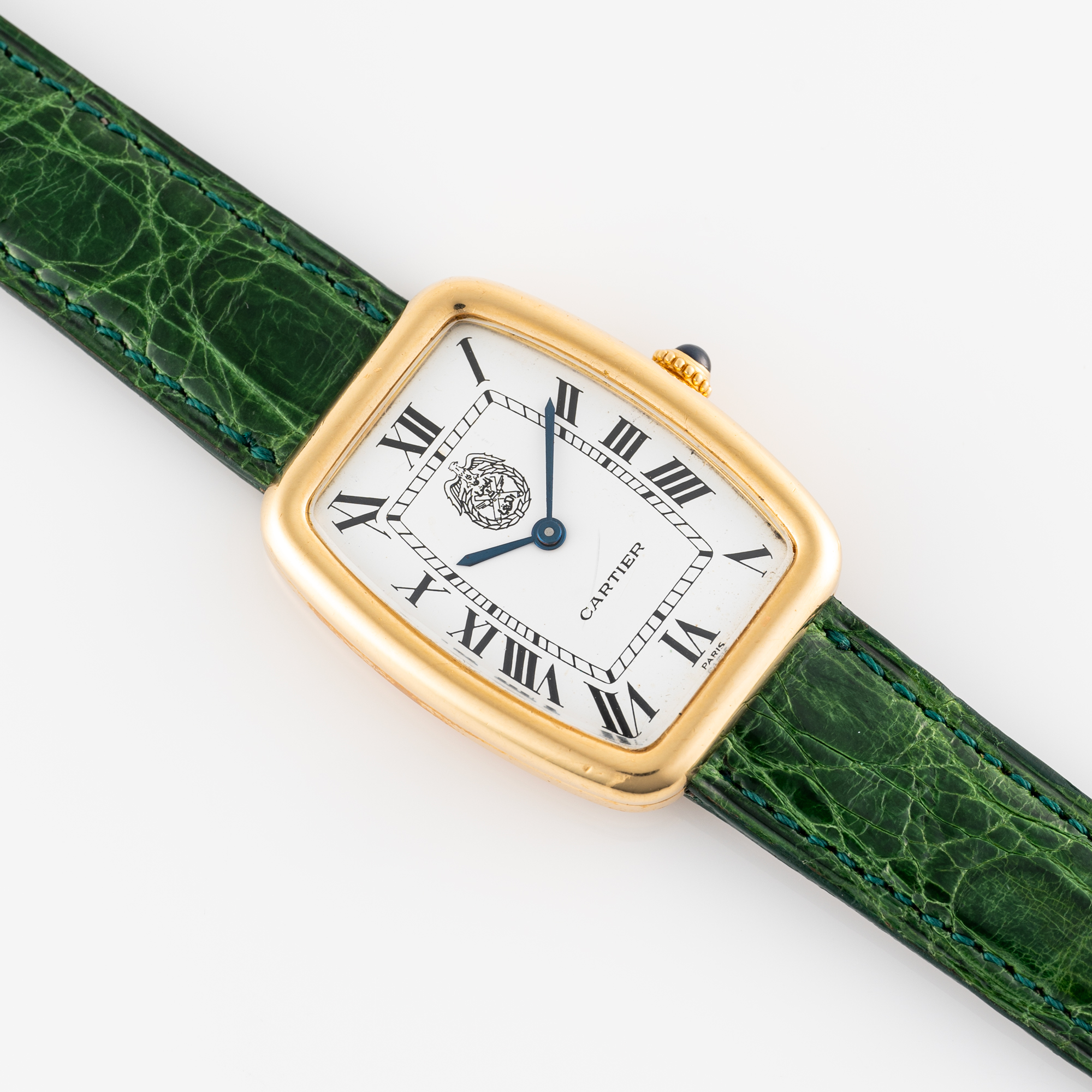 A VERY RARE GENTLEMAN'S SIZE 18K SOLID GOLD CARTIER PARIS FABERGE INCURVEE WRIST WATCH CIRCA - Image 4 of 11