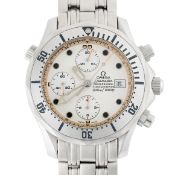 A GENTLEMAN'S SIZE STAINLESS STEEL OMEGA SEAMASTER CHRONOGRAPH WRIST WATCH CIRCA 2000s, REF. 2598.