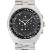 A GENTLEMAN'S SIZE STAINLESS STEEL OMEGA SPEEDMASTER MARK II CHRONOGRAPH BRACELET WATCH CIRCA