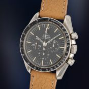 A GENTLEMAN'S SIZE STAINLESS STEEL OMEGA SPEEDMASTER PROFESSIONAL CHRONOGRAPH WRIST WATCH CIRCA