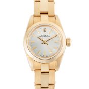 A FINE LADY'S 18K SOLID GOLD ROLEX OYSTER PERPETUAL BRACELET WATCH CIRCA 1991, REF. 67188 WITH