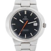 A GENTLEMAN'S SIZE STAINLESS STEEL OMEGA GENEVE DYNAMIC AUTOMATIC DATE BRACELET WATCH CIRCA 1970s