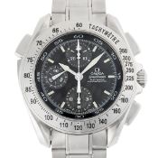 A GENTLEMAN'S SIZE STAINLESS STEEL OMEGA SPEEDMASTER SPLIT SECONDS RATTRAPANTE CHRONOGRAPH WRIST