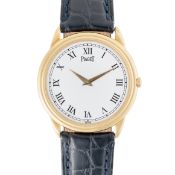 A GENTLEMAN'S SIZE 18K SOLID GOLD PIAGET GOUVERNEUR WRIST WATCH CIRCA 1990s, REF. 90968 WITH WHITE