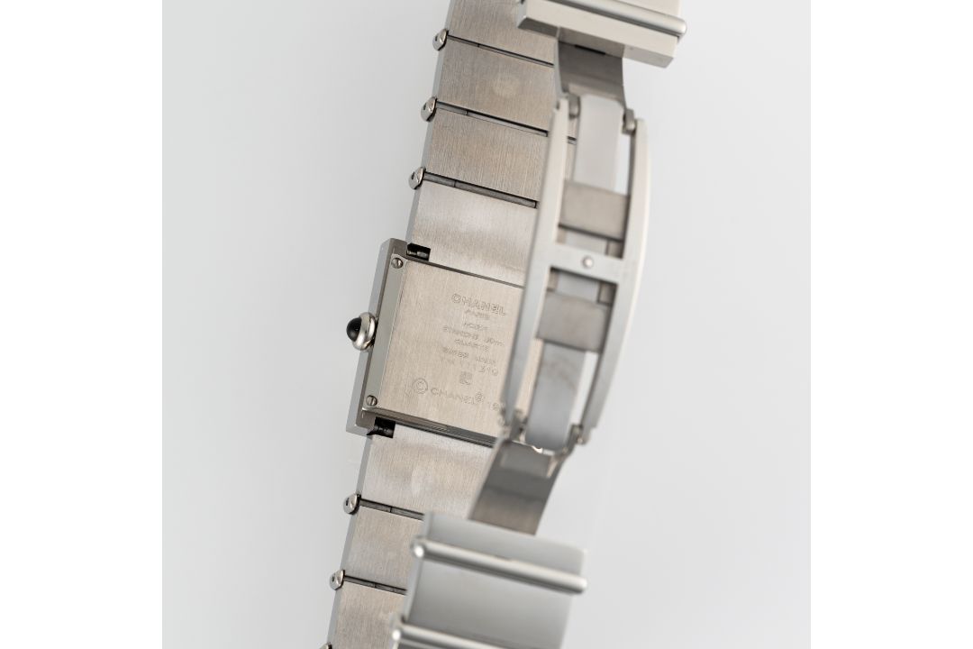 A LADY'S STAINLESS STEEL & DIAMOND CHANEL MATELASSE BRACELET WATCH CIRCA 2000s Movement: Quartz. - Image 8 of 8