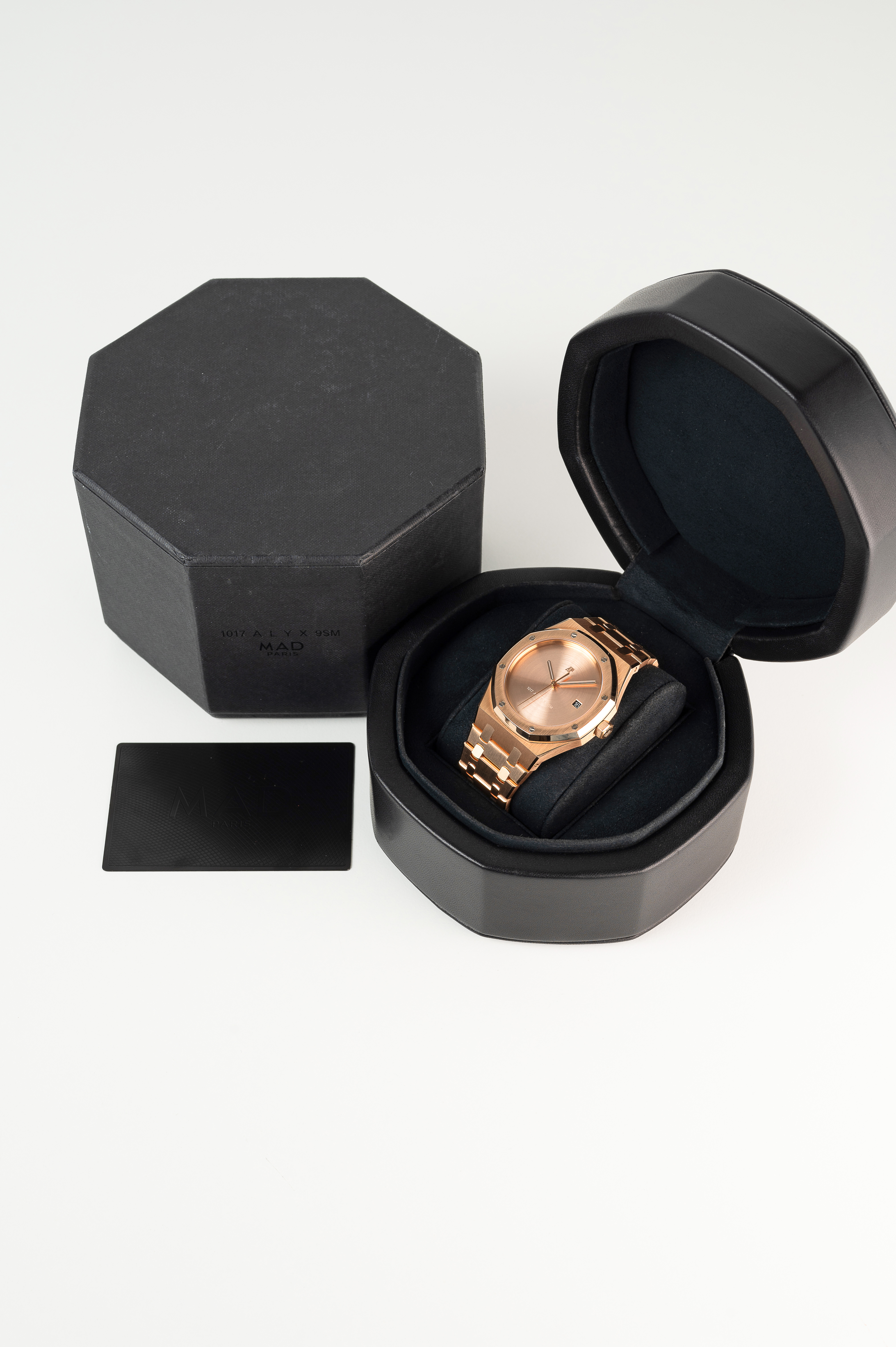 A VERY RARE GENTLEMAN'S SIZE 18K ROSE GOLD AUDEMARS PIGUET ROYAL OAK JUMBO BRACELET WATCH DATED - Image 4 of 10