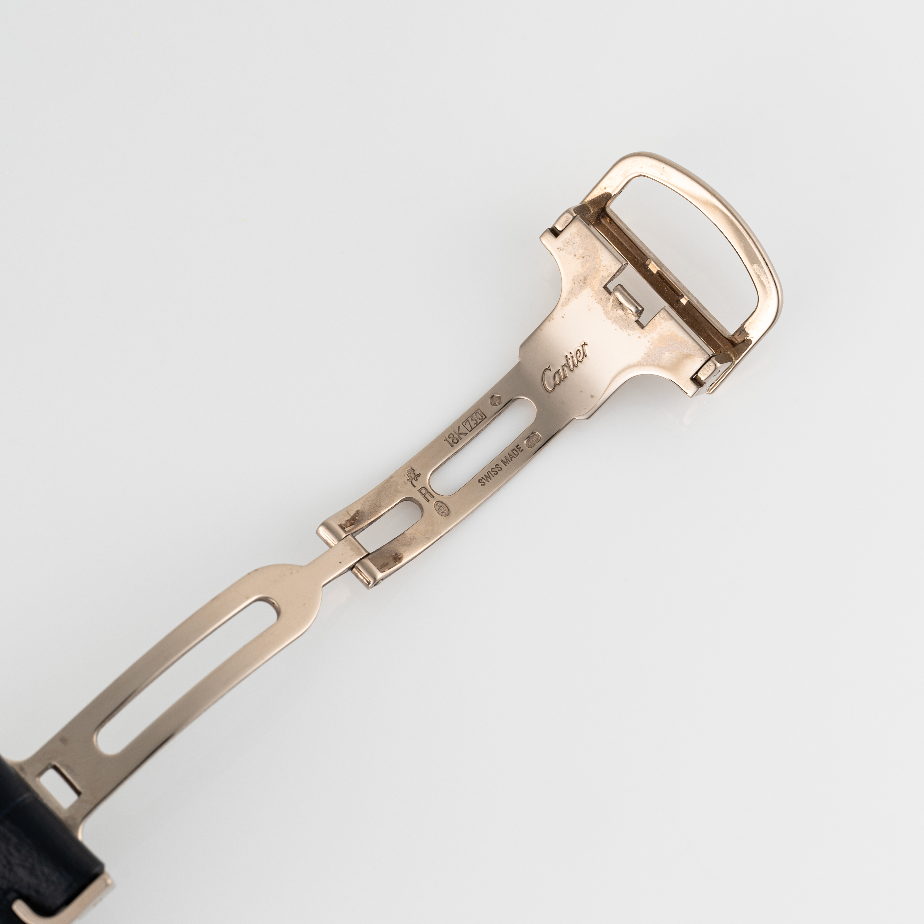 A GENTLEMAN'S SIZE 18K WHITE GOLD CARTIER SANTOS DUMONT WRIST WATCH CIRCA 2000s, REF. 2651 Movement: - Image 8 of 8