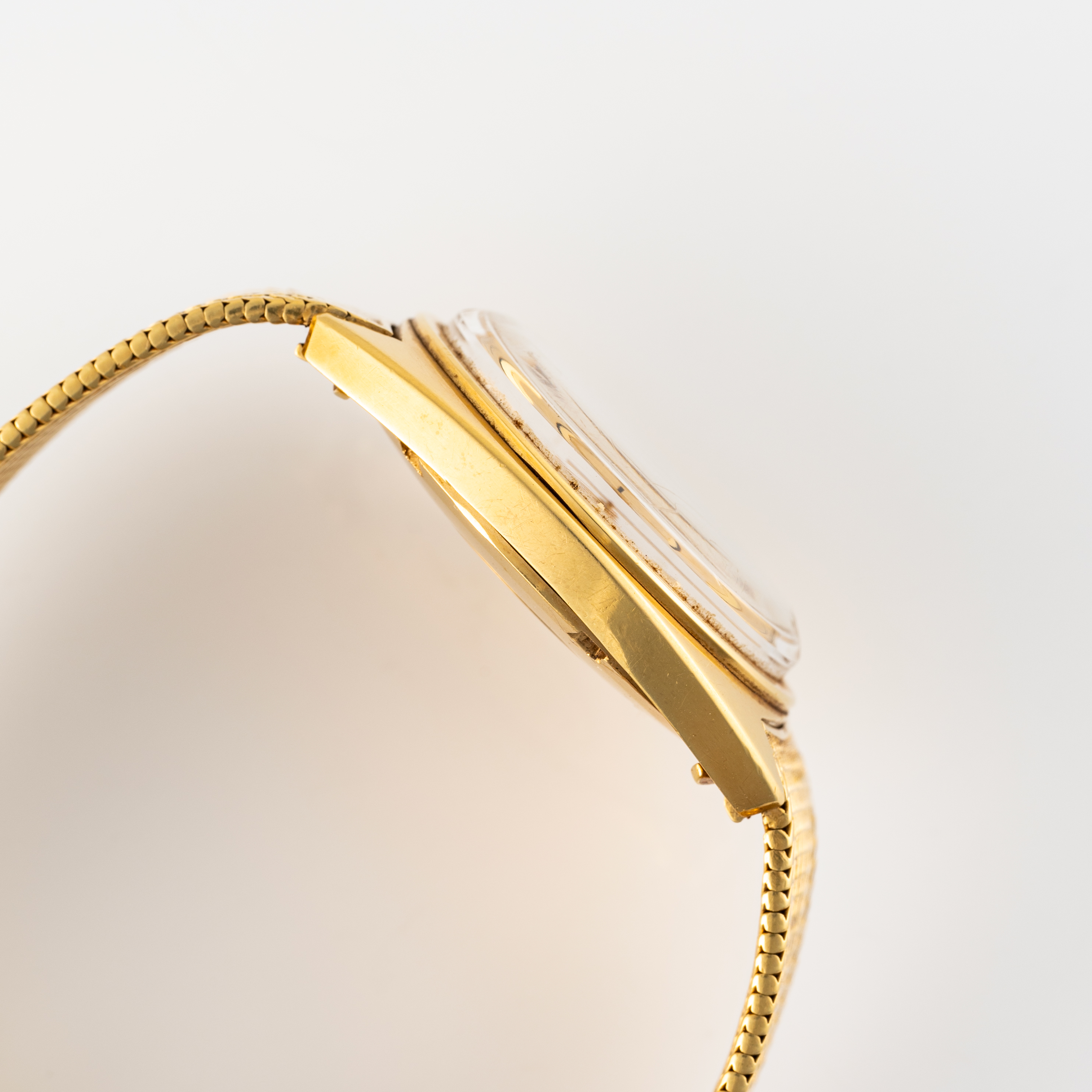 A GENTLEMAN'S SIZE 18K SOLID GOLD OMEGA CONSTELLATION AUTOMATIC CHRONOMETER DAY DATE BRACELET - Image 6 of 9