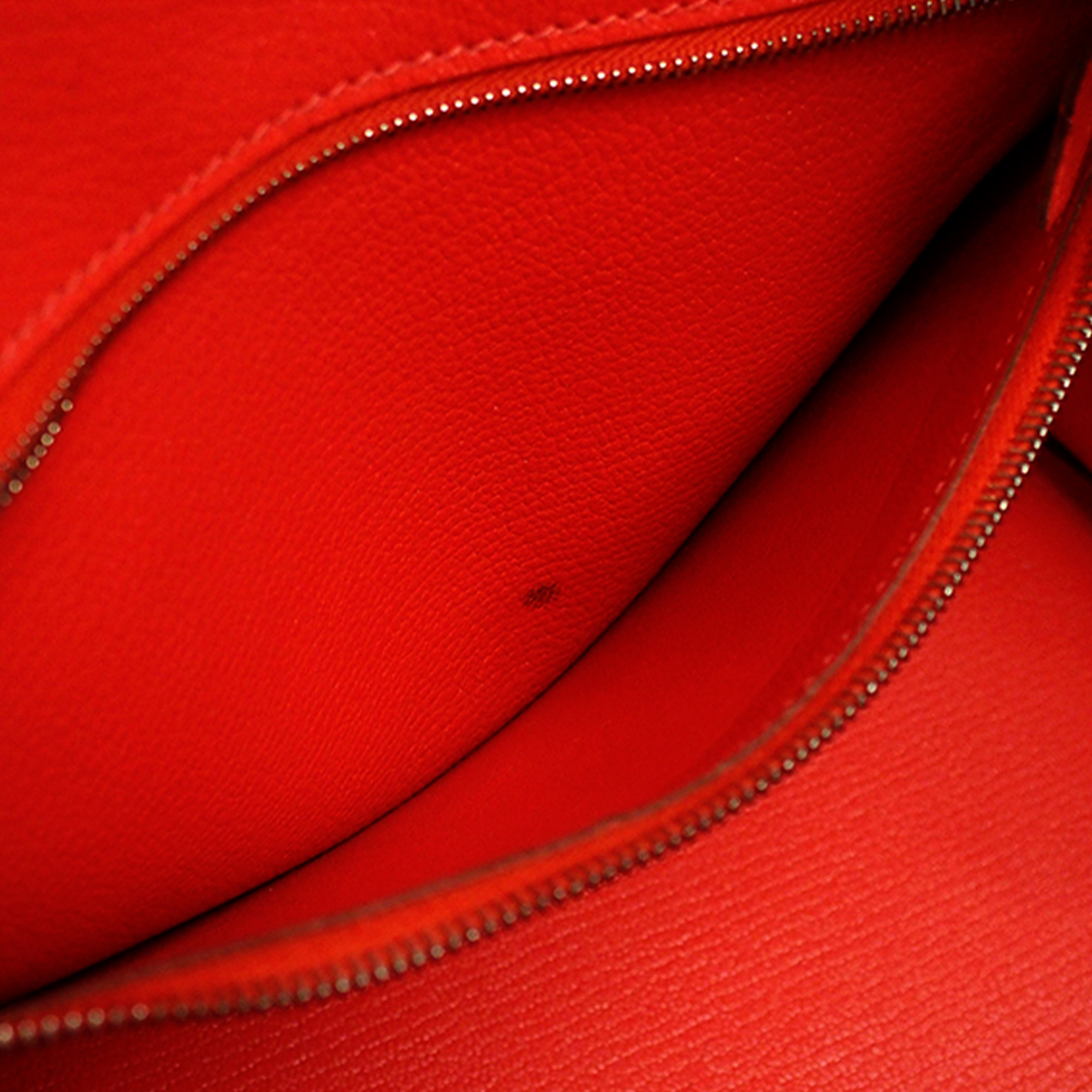 Hermes Togo Birkin 30 The Birkin features a leather body, rolled leather handles, and a turnlock - Image 8 of 16