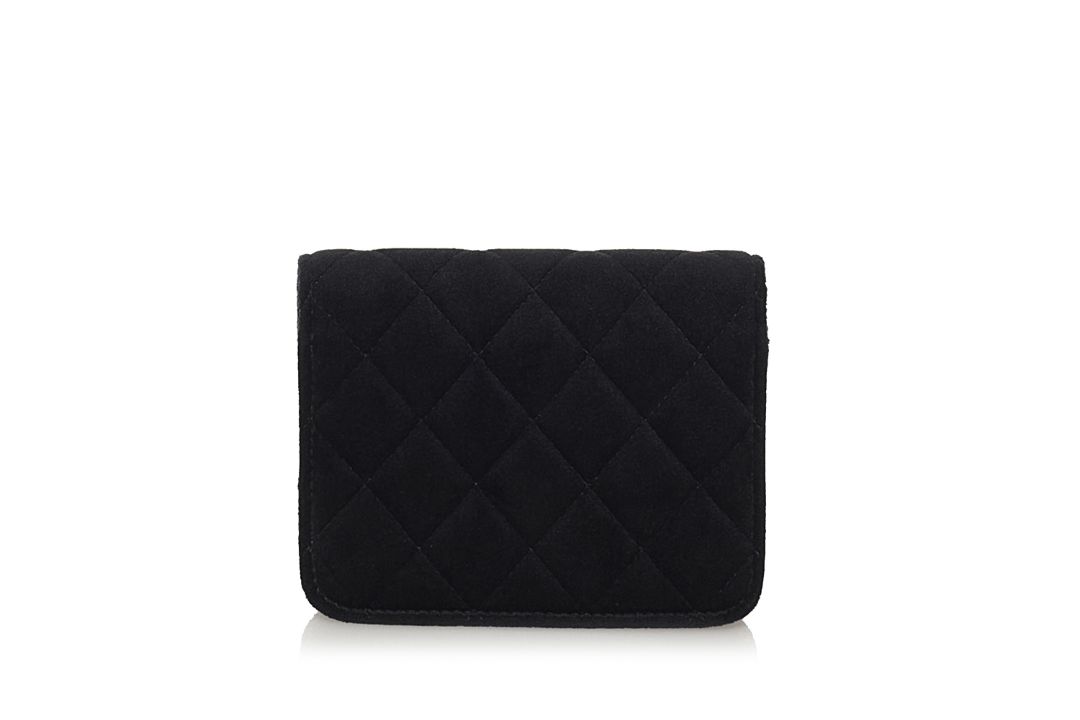 Chanel Matelasse Velvet Pearl Crush Flap Bag The Mini Flap Bag features a quilted velvet body, a - Image 3 of 10