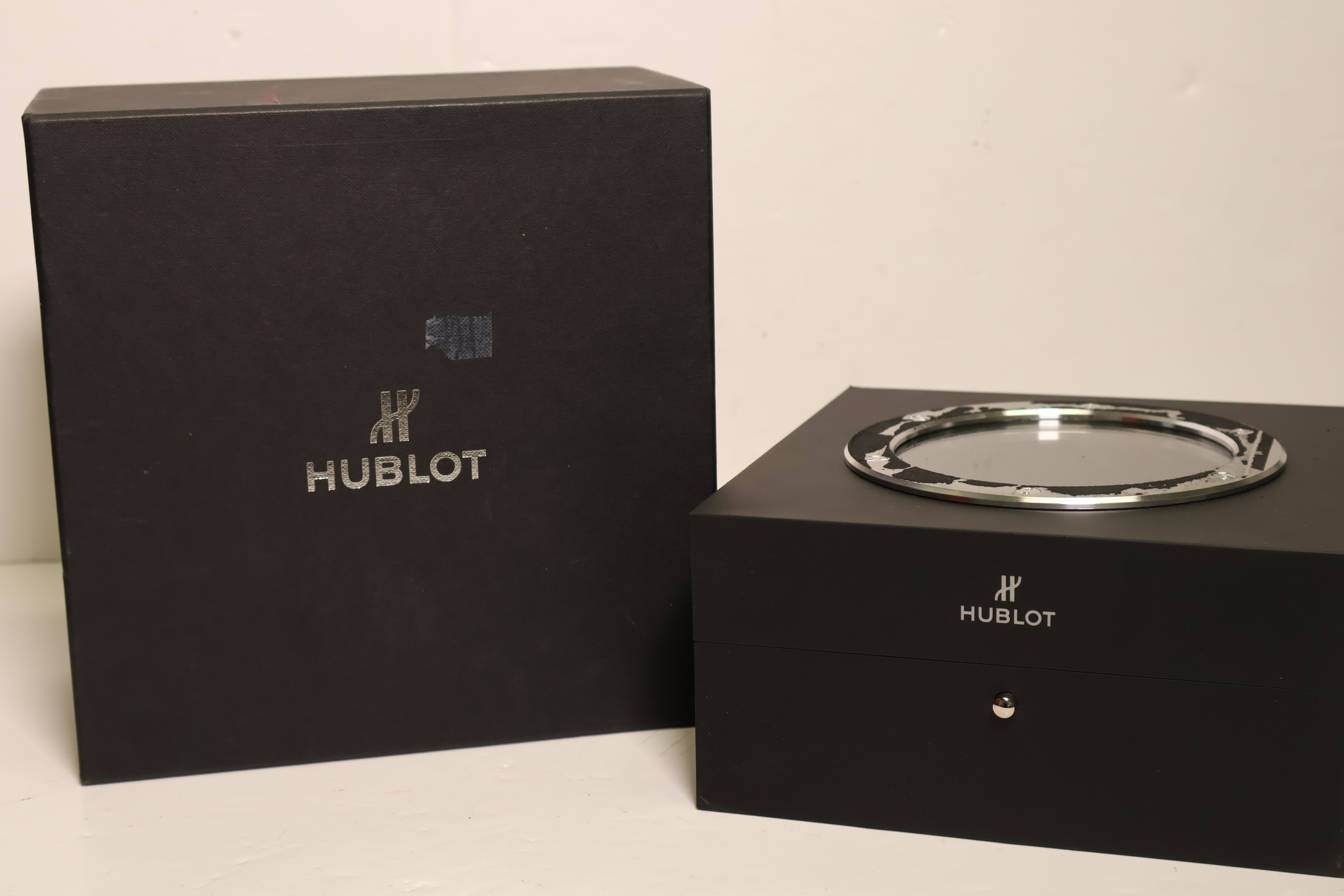 *To Be Sold Without Reserve* Hublot 2x Inner and outer watch boxes, *sold as seen* - Image 3 of 3