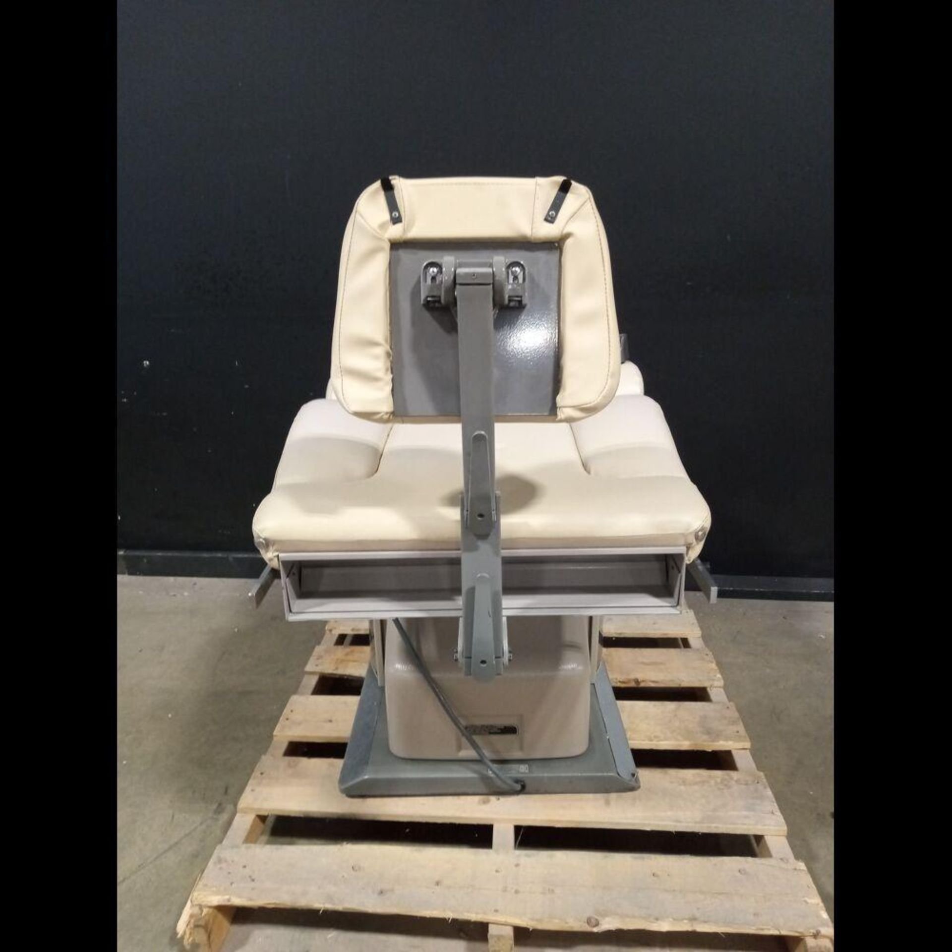 RITTER 75 EVOLUTION POWER EXAM TABLE WITH FOOTSWITCH - Image 4 of 4