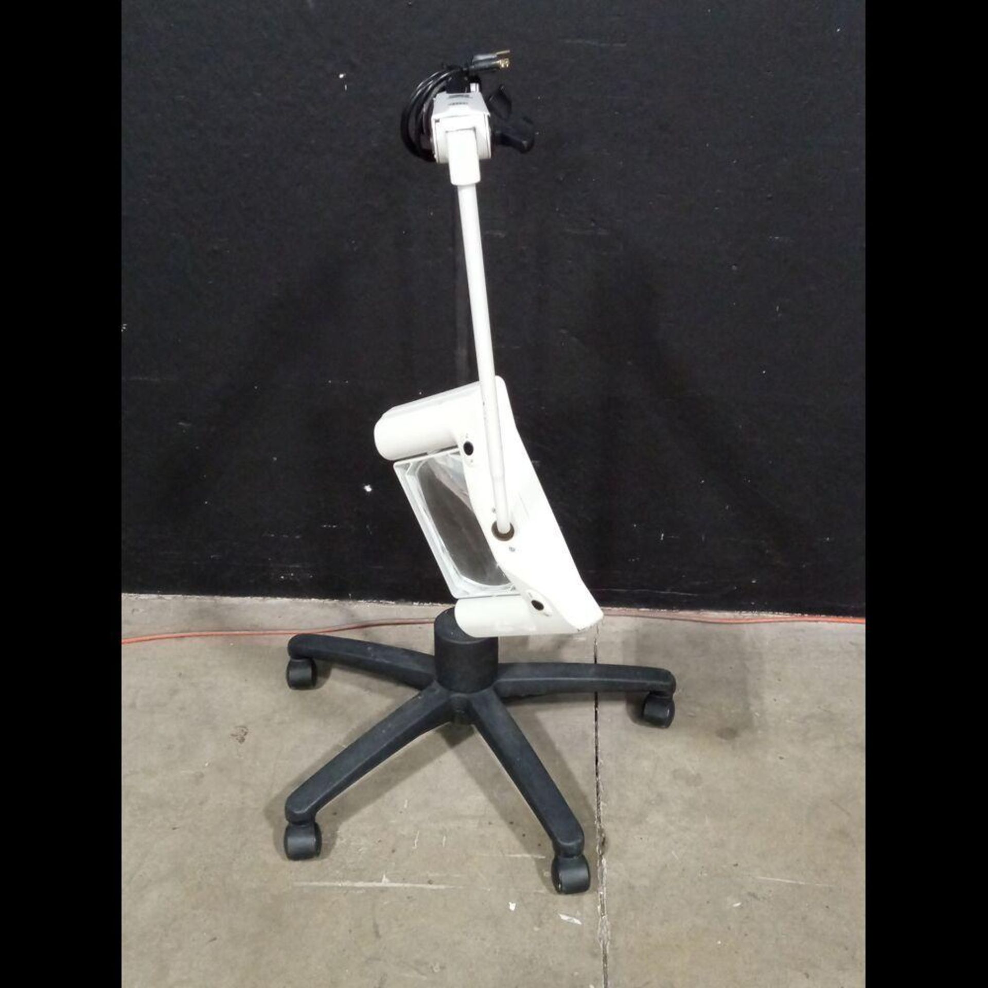 WALDMANN LIGHTING MAGNIFYING EXAM LIGHT - Image 2 of 4