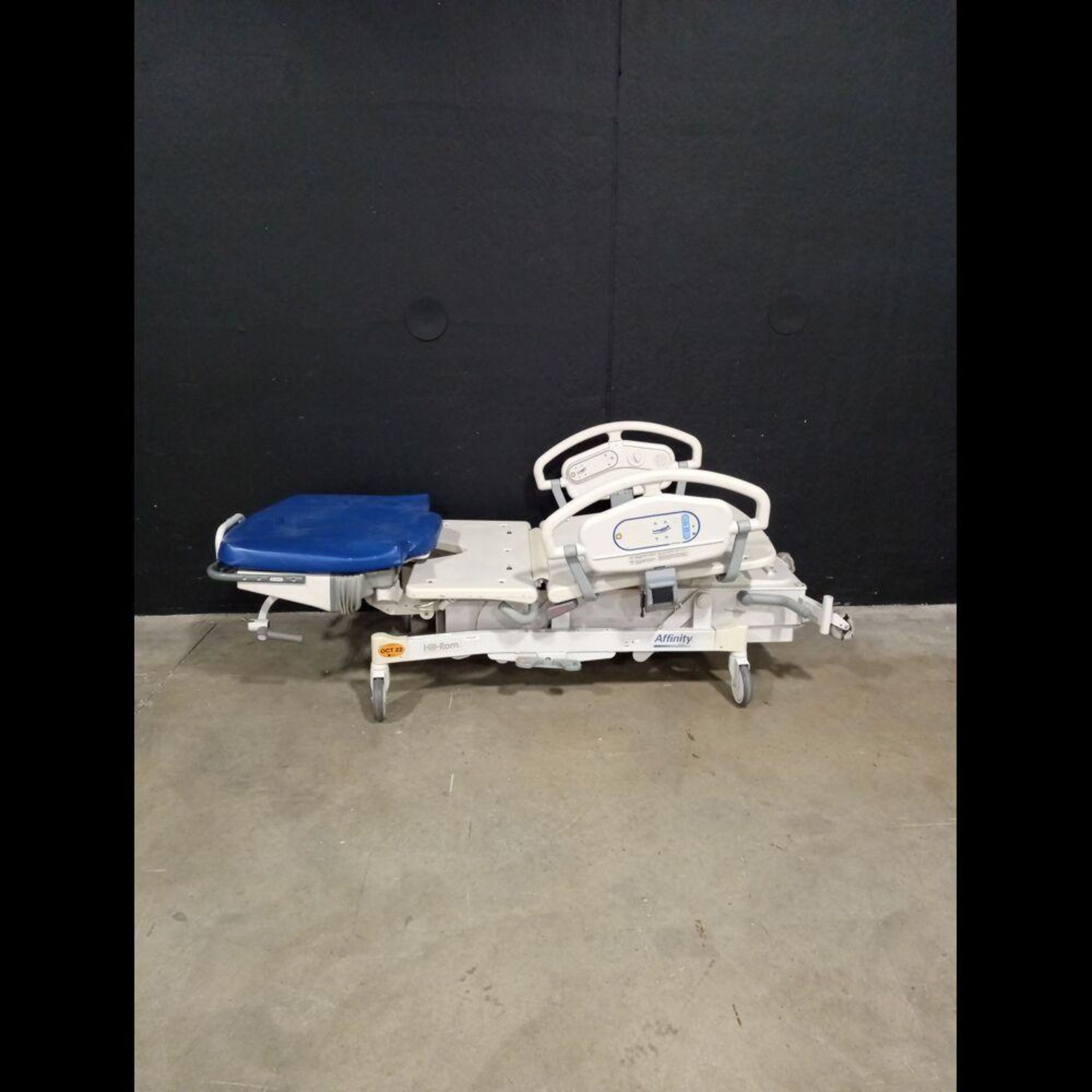 HILL-ROM AFFINITY 3 BIRTHING BED - Image 2 of 4