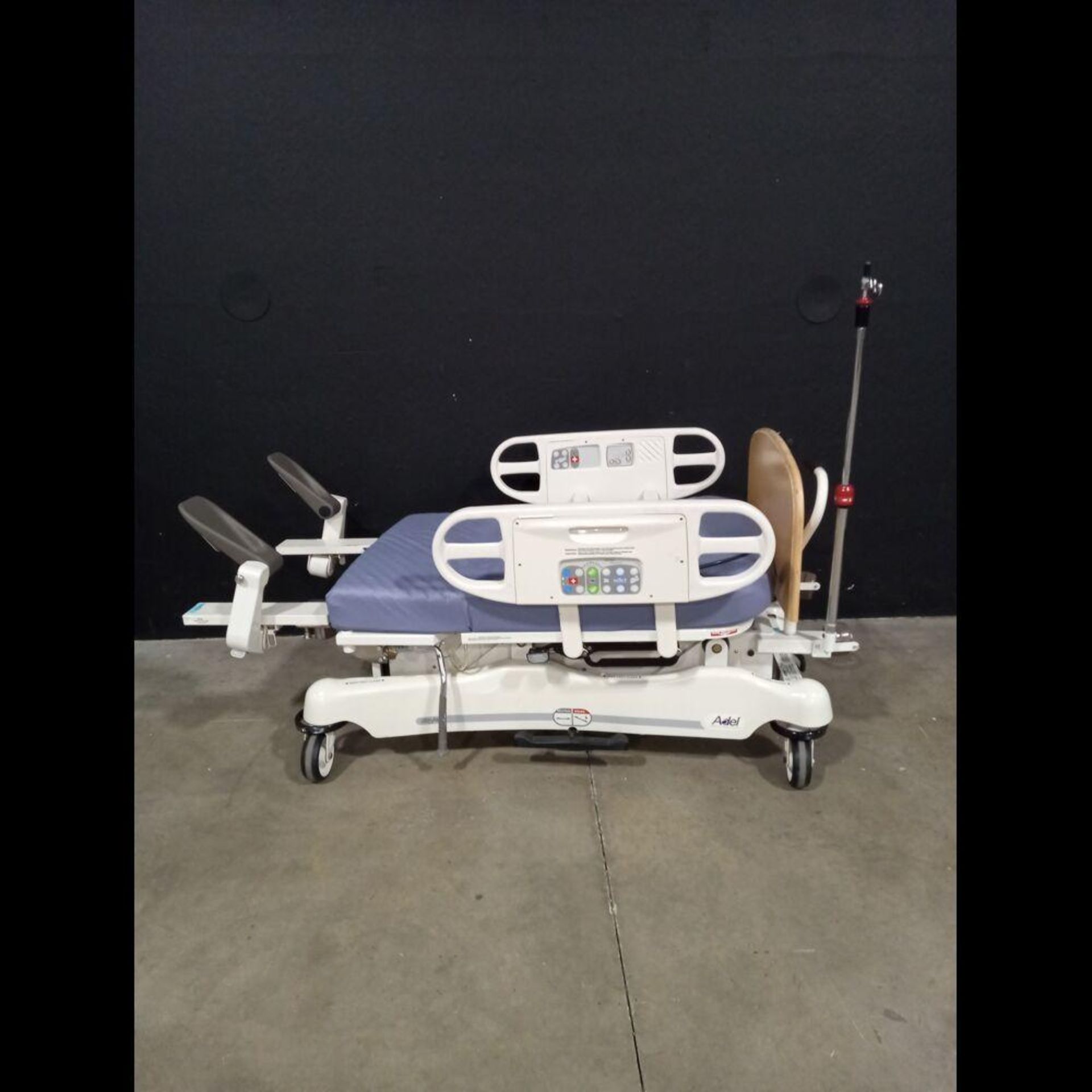 STRYKER ADEL 4700 BIRTHING BED - Image 2 of 4