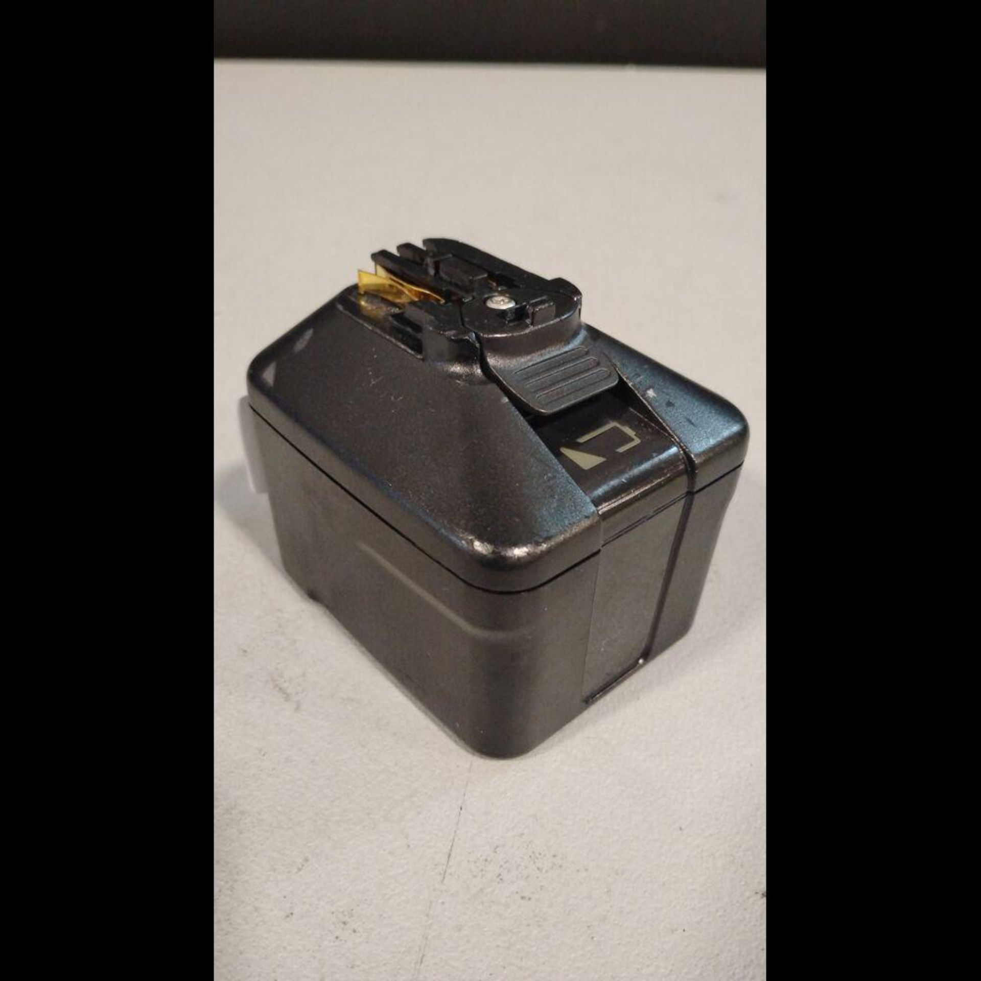 STRYKER 7215 SYSTEM 7 BATTERY - Image 2 of 3