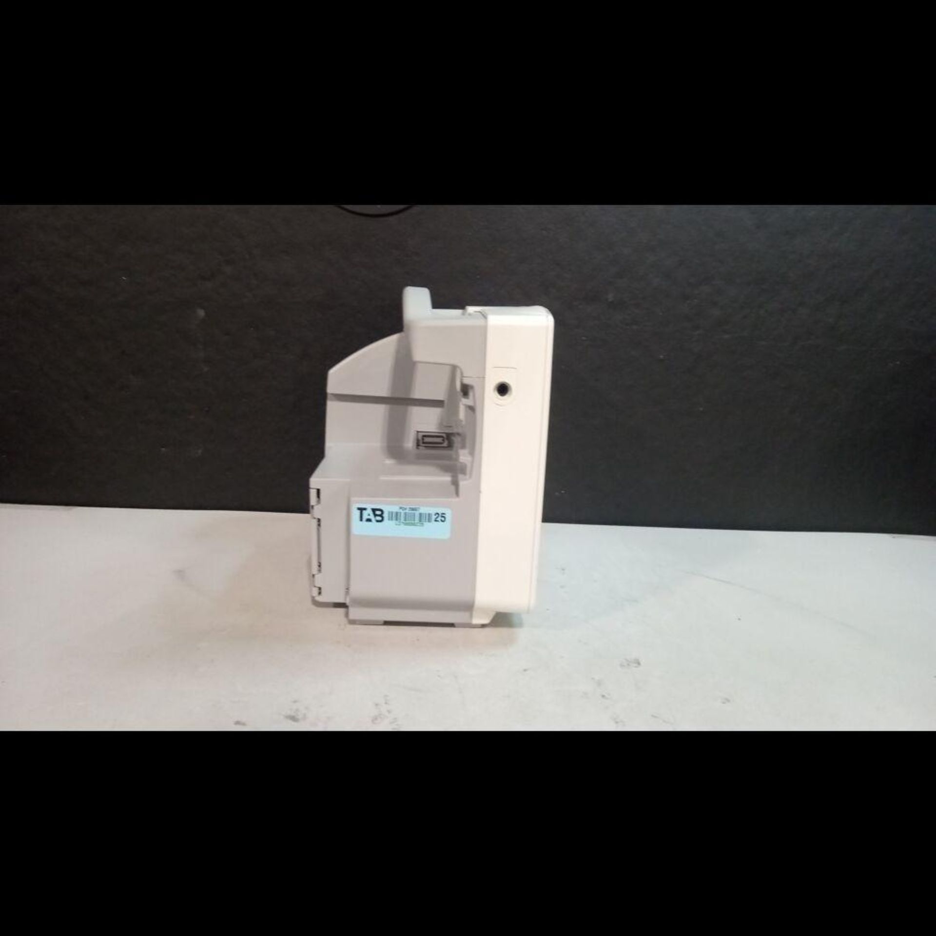 PHILIPS INTELLIVUE MP 30 PATIENT MONITOR - Image 4 of 4