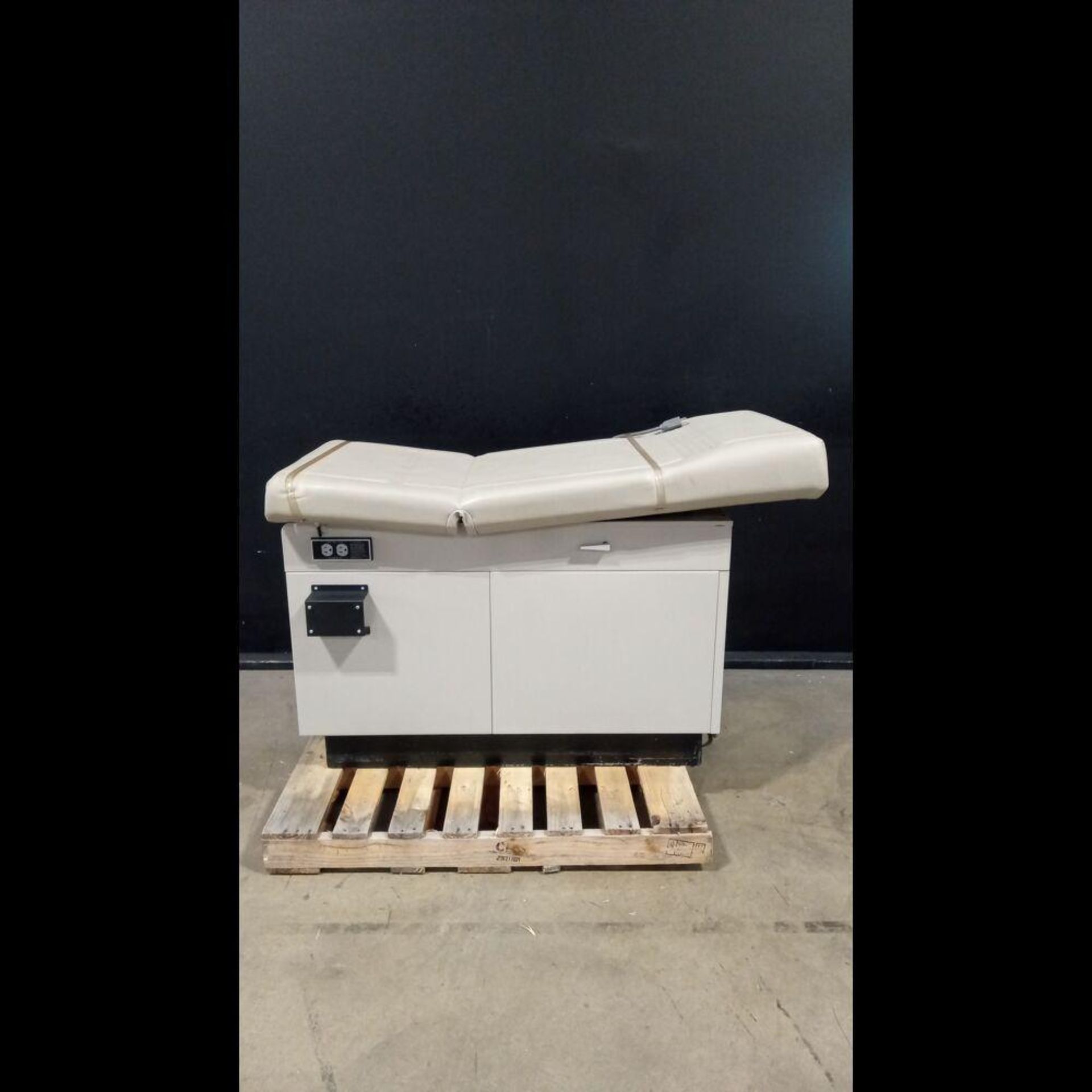 RITTER 104 EXAM TABLE - Image 2 of 4