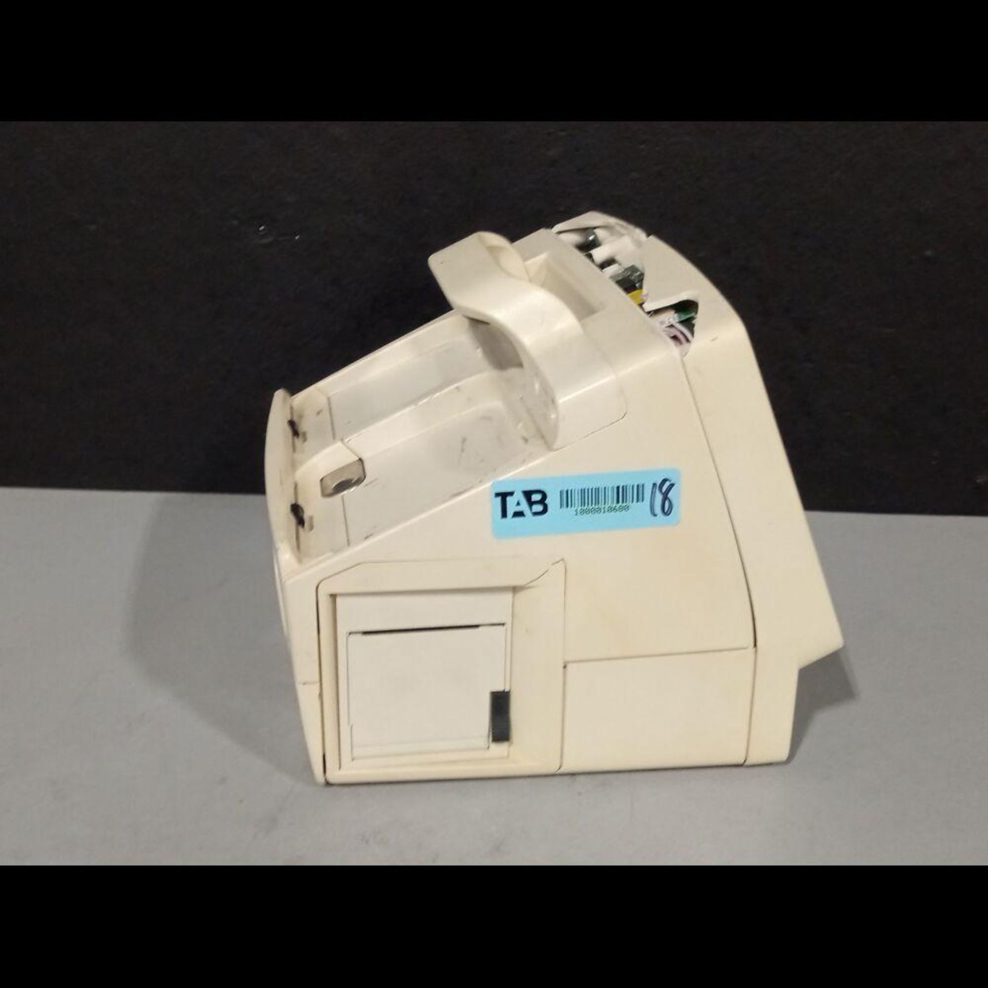 MEDTRONIC LIFEPAK 20E DEFIBRILLATOR WITH PACING, ECG ANALYZE - Image 4 of 4