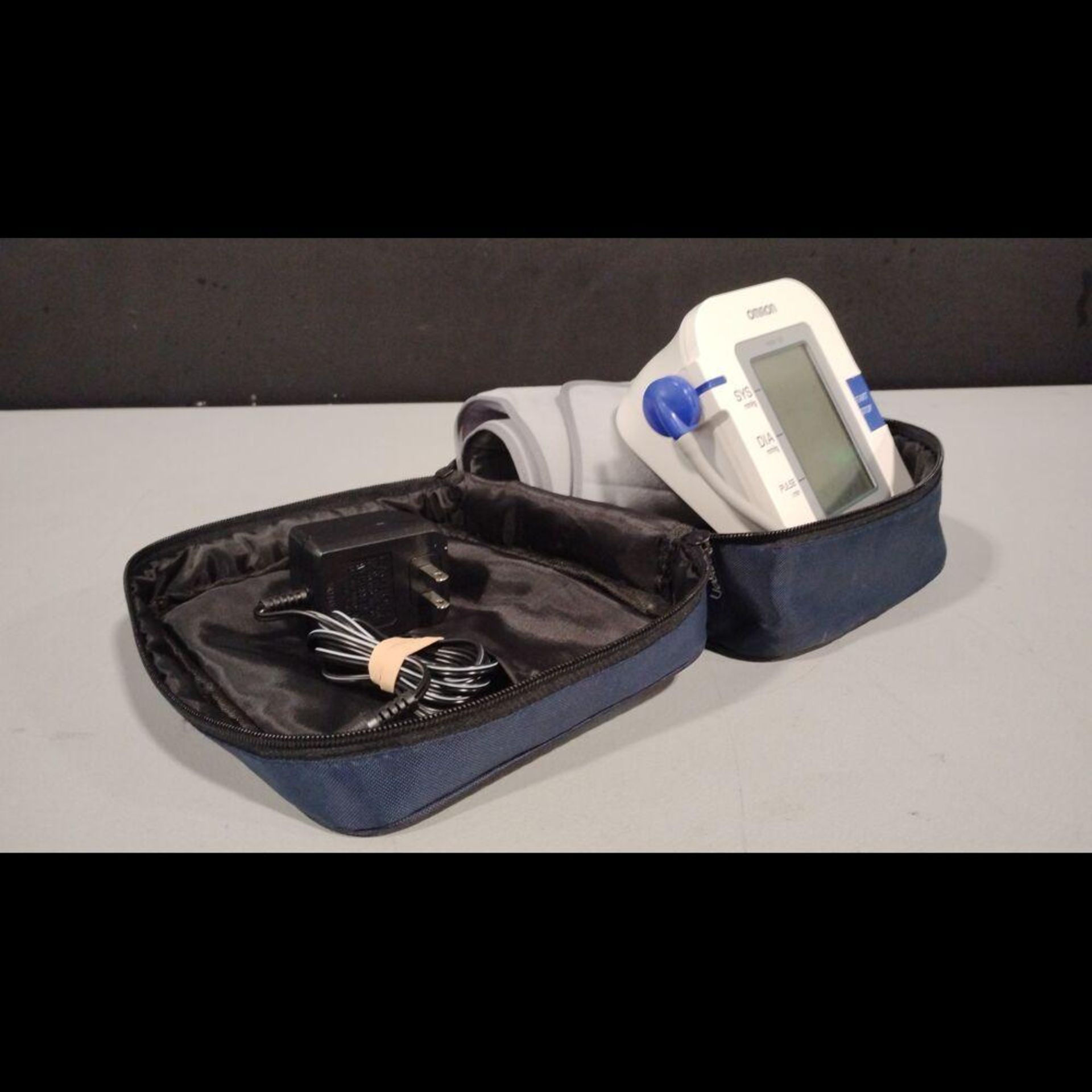 OMRON HEM-780 DIGITAL BP MONITOR - Image 3 of 3