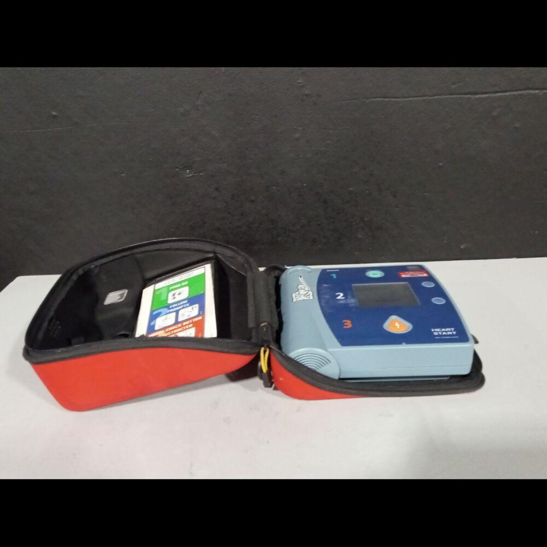 PHILIPS HEARTSTART FR2+ AED - Image 2 of 2